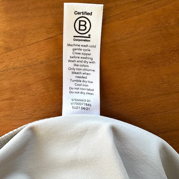 Athleta Cosmic Flutter Shorts - XXS Beige - Picture 9 of 9